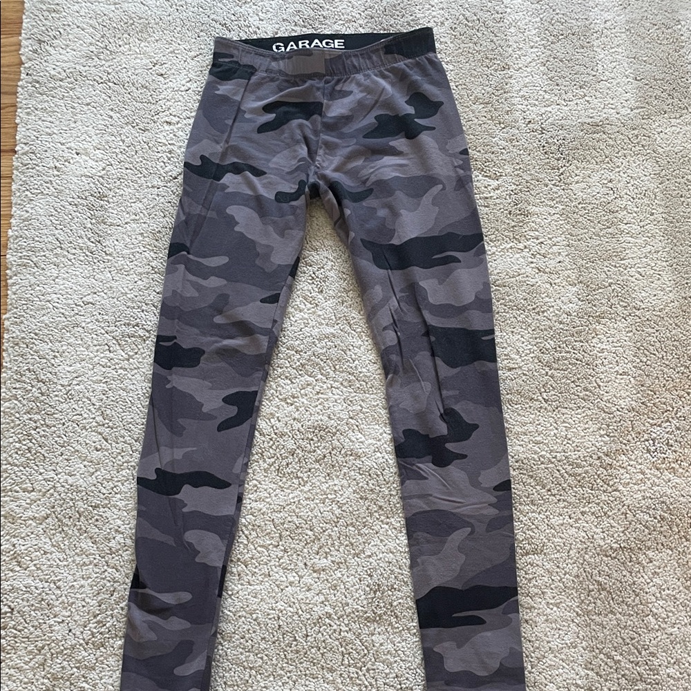 Garage Camouflage Leggings - Black and Gray
